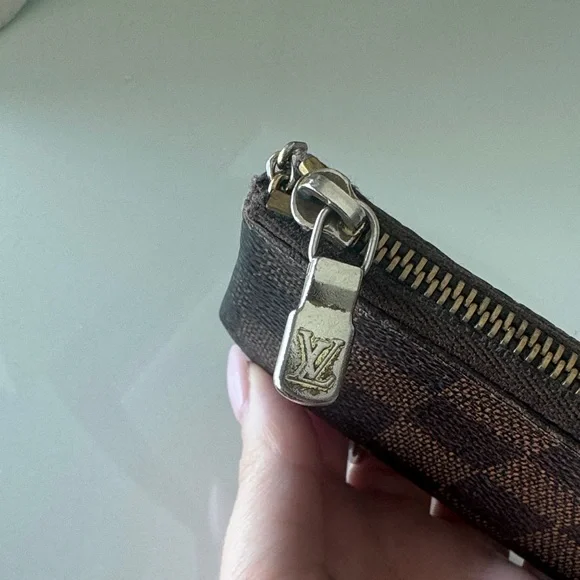 Louis Vuitton Key Pouch - Picture 5 of 6